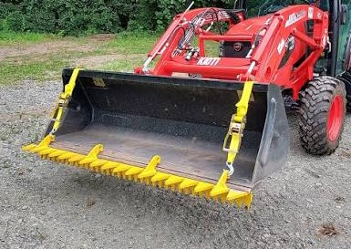 Mahindra 1538 Tractor with Backhoe